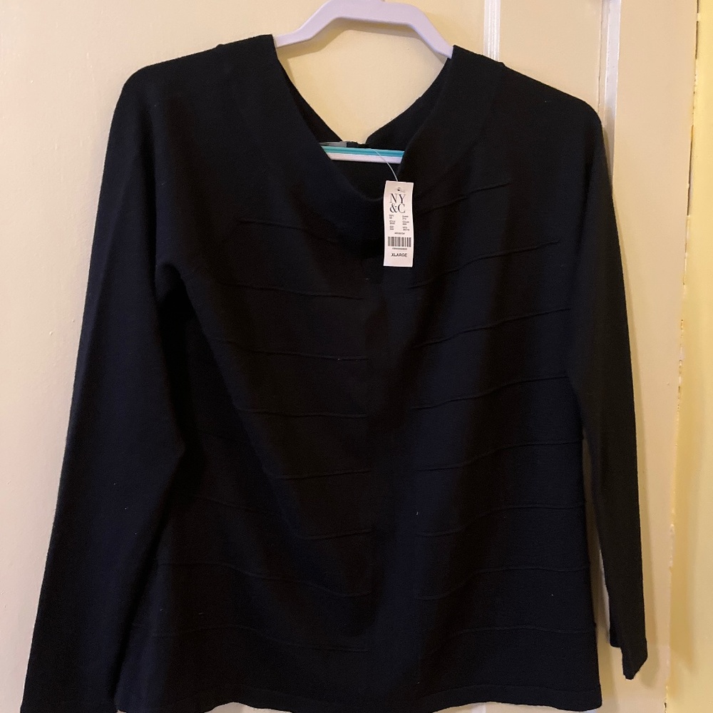Thin sweater